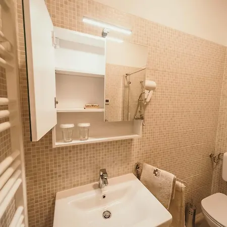 & Castle Apartamento Podsreda