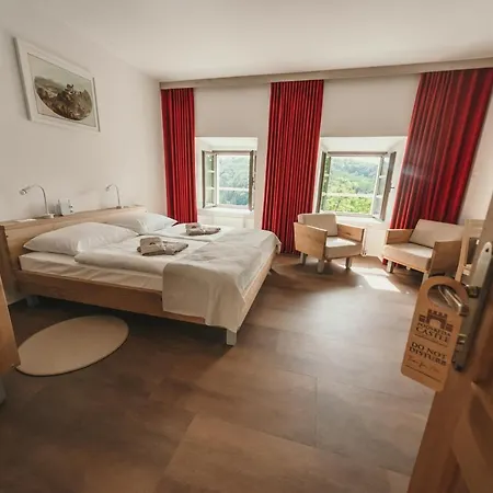 Appartamento & Castle Podsreda