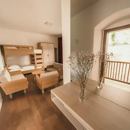 Apartamento & Castle Podsreda