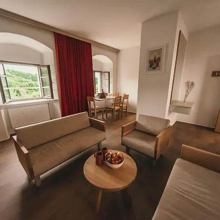 Daire & Castle Podsreda