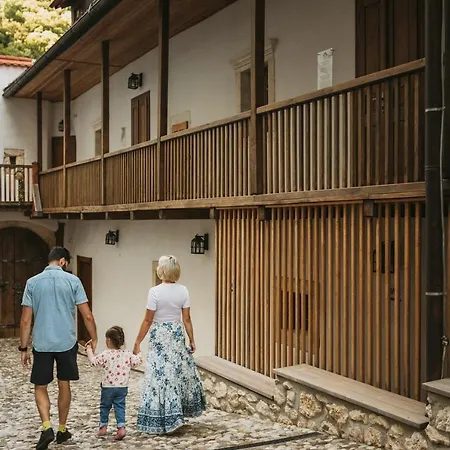 & Castle Apartment *