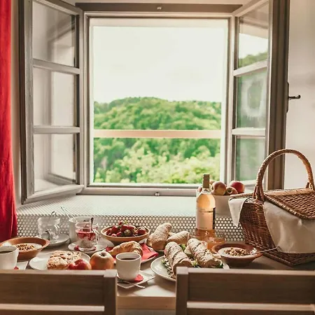 & Castle Apartamento Podsreda