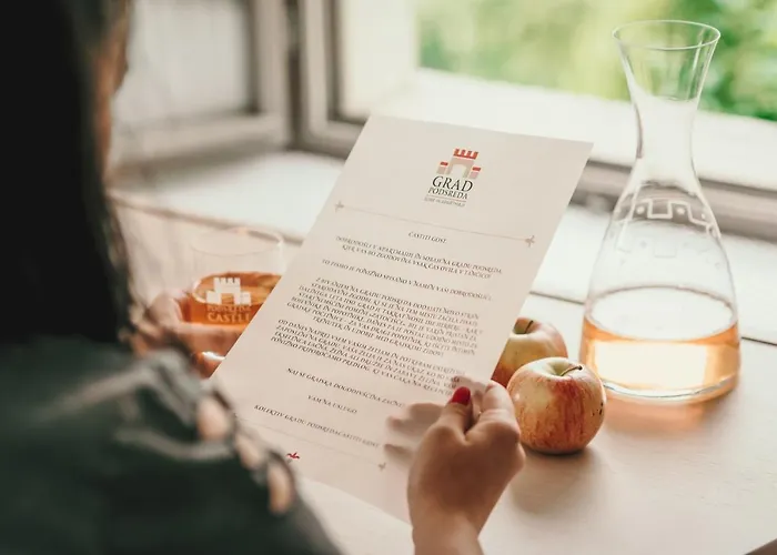 Appartement & Castle Podsreda