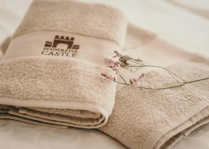 아파트 & Castle Podsreda