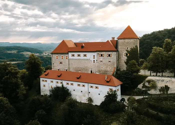 & Castle * Podsreda